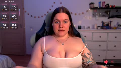 Snapshot of trinititi chatting on 02-08-25, 03:10 Tina online show from 02-08-25, 03:10