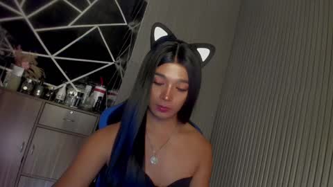 Ms Ella online show from 02-19-25, 05:27