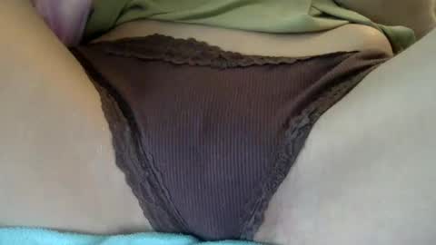 Snapshot of trippybb222 chatting on 04-26-26, 01:31 trippybb222 online show from 04-26-26, 01:31