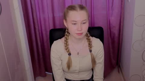 Lana online show from 02-10-26, 11:14