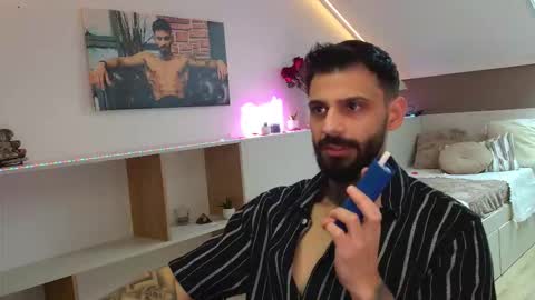 Snapshot of tristangreyaura chatting on 02-16-26, 06:42 Trystan Grey online show from 02-16-26, 06:42