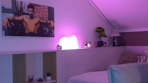 Snapshot of tristangreyaura chatting on 03-01-26, 06:37 Trystan Grey online show from 03-01-26, 06:37