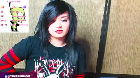 trixiedoescamcam online show from 09-30-25, 03:28