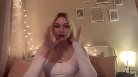 Trixi online show from 07-29-26, 06:11