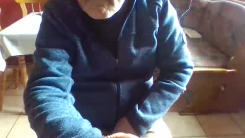 Snapshot of trobelle chatting on 05-17-26, 09:28 trobelle online show from 05-17-26, 09:28