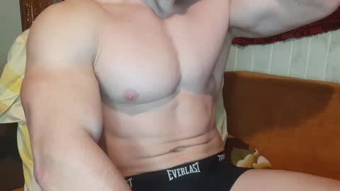 Snapshot of troncq chatting on 01-28-25, 07:00 Troncq online show from 01-28-25, 07:00