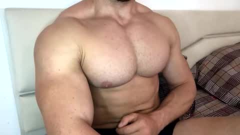 Snapshot of troncq chatting on 09-18-25, 07:10 Troncq online show from 09-18-25, 07:10