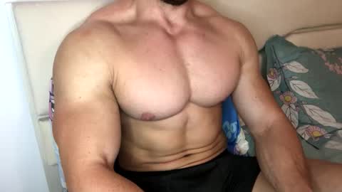 Snapshot of troncq chatting on 09-26-25, 07:40 Troncq online show from 09-26-25, 07:40