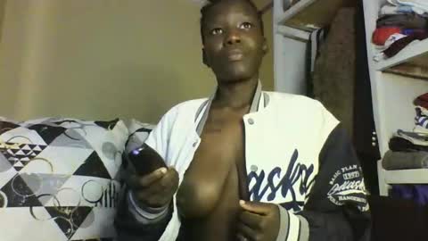 Snapshot of trouble456206957 chatting on 01-14-26, 12:00 darkbarbie online show from 01-14-26, 12:00