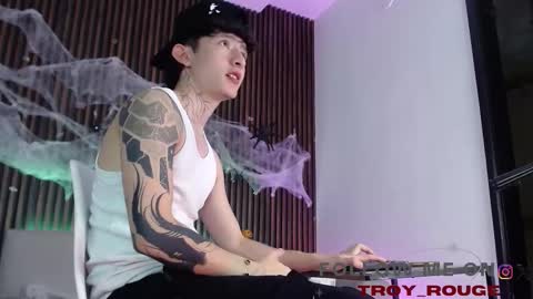 Troy online show from 10-23-25, 07:34