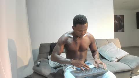 Snapshot of troykhalil chatting on 05-31-26, 12:41 Troy Khalil online show from 05-31-26, 12:41