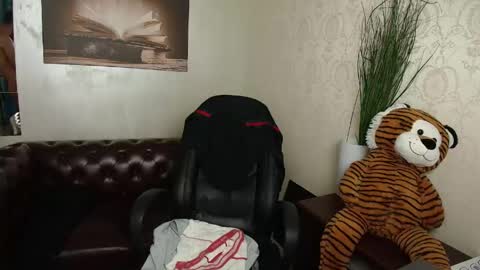 Snapshot of troywade chatting on 05-16-26, 05:26 TroyWade online show from 05-16-26, 05:26