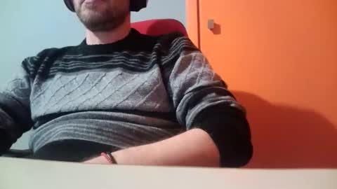 Snapshot of truble1 chatting on 02-10-26, 05:28 eros online show from 02-10-26, 05:28