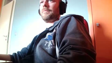 Snapshot of truble1 chatting on 02-16-26, 11:39 eros online show from 02-16-26, 11:39