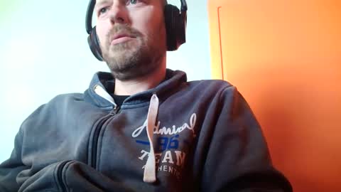 Snapshot of truble1 chatting on 02-18-26, 09:38 eros online show from 02-18-26, 09:38