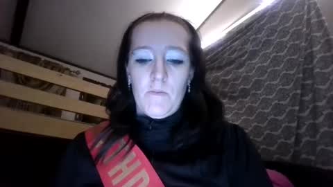 Snapshot of truckerswifetobe chatting on 12-09-24, 12:12 TruckersWifeToBe online show from 12-09-24, 12:12