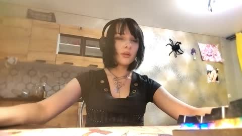 Poly online show from 01-08-26, 02:30