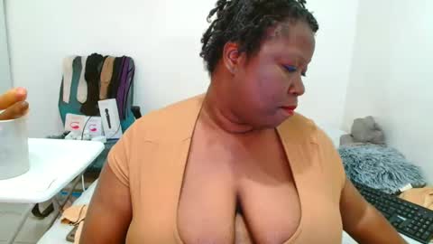 TrueBella30 online show from 10-18-25, 08:26