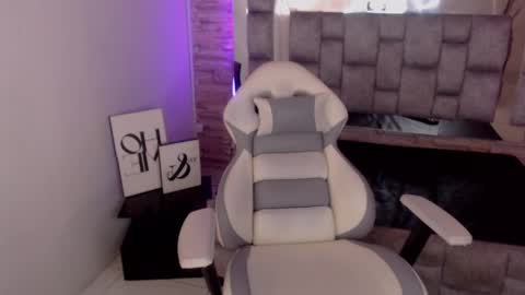 Snapshot of truelove_art chatting on 02-10-25, 03:32 online show from 02-10-25, 03:32