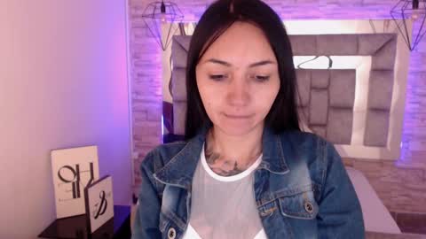 Snapshot of truelove_art chatting on 02-21-25, 11:55 online show from 02-21-25, 11:55