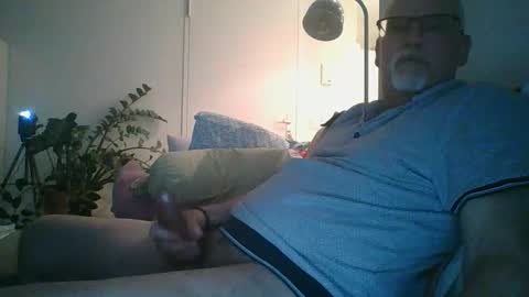 Snapshot of trukturk chatting on 04-27-26, 08:29 trukturk online show from 04-27-26, 08:29