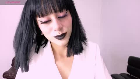 Cait online show from 04-25-26, 02:25