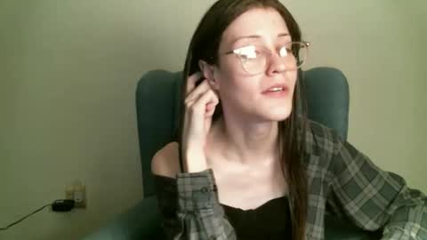 Snapshot of ts_librarian chatting on 10-19-25, 06:58 Elisabeth online show from 10-19-25, 06:58