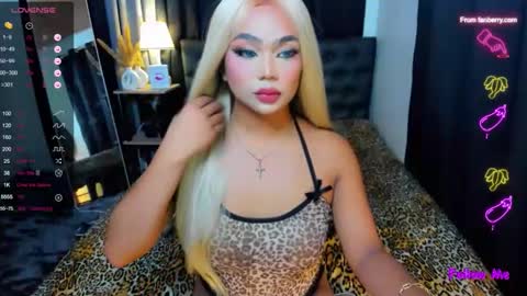 Snapshot of ts_stepsissyx chatting on 09-25-25, 05:11 Alison online show from 09-25-25, 05:11