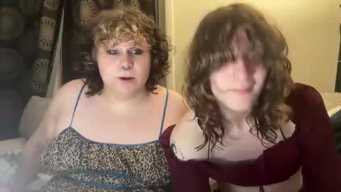Snapshot of tsgiannapierrot chatting on 05-19-26, 04:52 Gigi online show from 05-19-26, 04:52