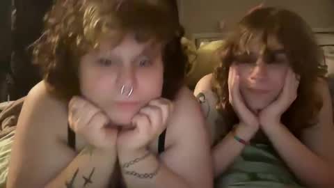 Snapshot of tsgiannapierrot chatting on 05-24-26, 04:28 Gigi online show from 05-24-26, 04:28