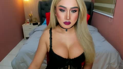 Snapshot of tshugescock chatting on 02-08-25, 10:50 SEDUCTIVEmistresCUMS online show from 02-08-25, 10:50