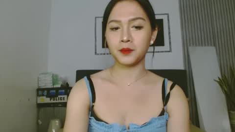 Snapshot of tsnathaliasilvana chatting on 01-15-25, 04:00 Bella Ratbu online show from 01-15-25, 04:00