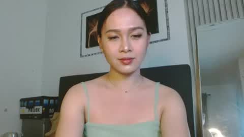 Snapshot of tsnathaliasilvana chatting on 01-17-25, 02:28 Bella Ratbu online show from 01-17-25, 02:28
