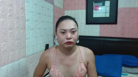 Snapshot of tssimplycutiets chatting on 05-14-26, 10:44 Kirei online show from 05-14-26, 10:44