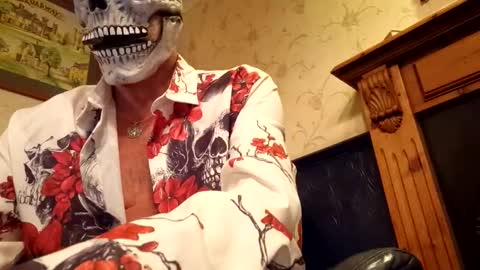 tubsy6868 online show from 10-31-25, 10:55