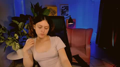 Snapshot of tunaholli chatting on 06-10-26, 06:12 tunaholli online show from 06-10-26, 06:12