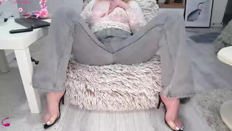 Anna online show from 05-18-26, 05:46