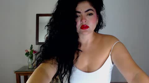 Snapshot of tuti_sex chatting on 06-16-26, 02:47 tuti online show from 06-16-26, 02:47