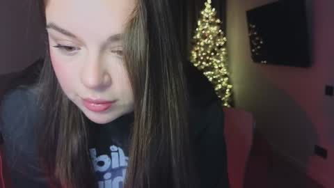 Snapshot of tutti_frutti_ chatting on 12-24-24, 08:49 Ariana online show from 12-24-24, 08:49