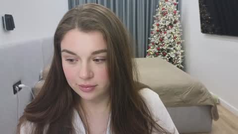 Snapshot of tutti_frutti_ chatting on 12-28-24, 08:36 Ariana online show from 12-28-24, 08:36