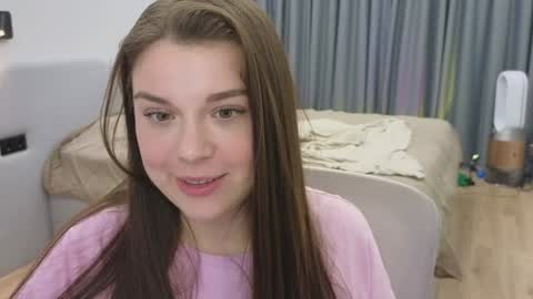 Snapshot of tutti_frutti_ chatting on 01-17-25, 11:40 Ariana online show from 01-17-25, 11:40