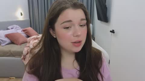 Snapshot of tutti_frutti_ chatting on 03-09-25, 09:25 Ariana online show from 03-09-25, 09:25