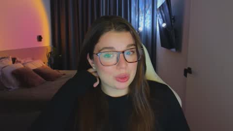 Snapshot of tutti_frutti_ chatting on 10-06-25, 08:39 Ariana online show from 10-06-25, 08:39