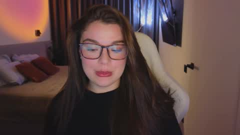 Snapshot of tutti_frutti_ chatting on 10-13-25, 09:04 Ariana online show from 10-13-25, 09:04