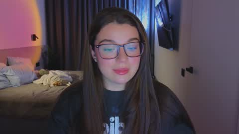 Ariana online show from 10-25-25, 07:19