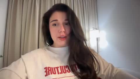 Snapshot of tutti_frutti_ chatting on 05-20-26, 09:10 Ariana online show from 05-20-26, 09:10