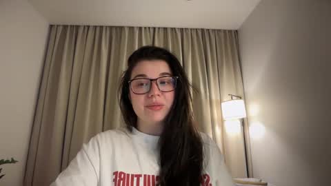 Snapshot of tutti_frutti_ chatting on 05-21-26, 09:22 Ariana online show from 05-21-26, 09:22