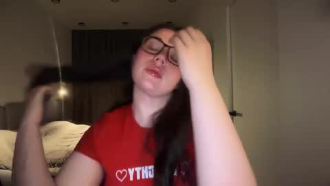 Snapshot of tutti_frutti_ chatting on 05-28-26, 08:28 Ariana online show from 05-28-26, 08:28