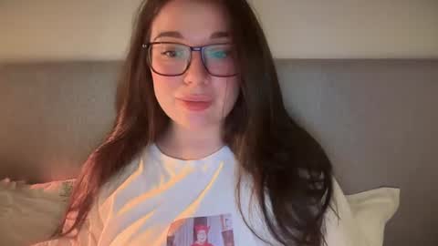 Snapshot of tutti_frutti_ chatting on 07-18-26, 08:12 Ariana online show from 07-18-26, 08:12