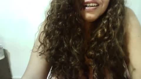 Snapshot of tuzusy chatting on 01-28-25, 06:38 tuzusy online show from 01-28-25, 06:38